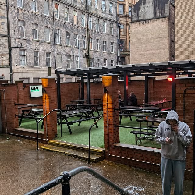 O'Neills (Hope St) review photo 2