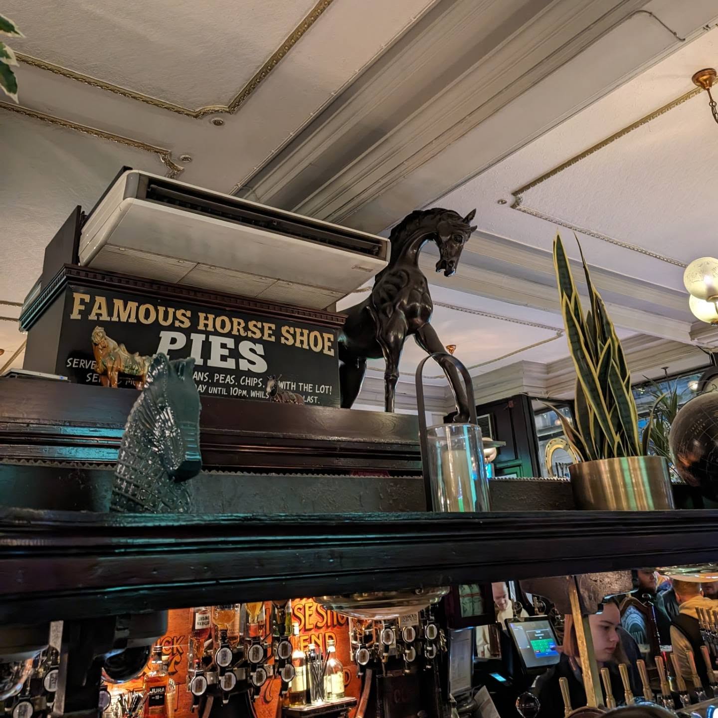 The Horse Shoe Bar review photo 2